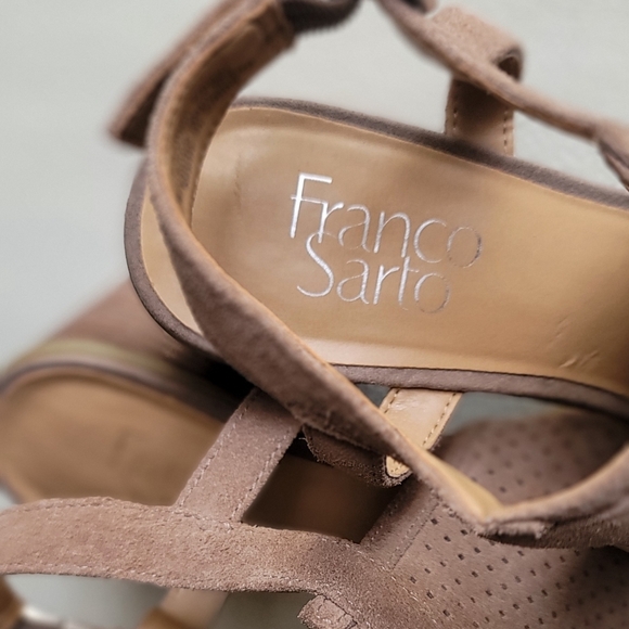 Franco Sarto Harlet 2 Suede Perforated Block Peep Toe Sandals Wms 8M - Picture 6 of 11